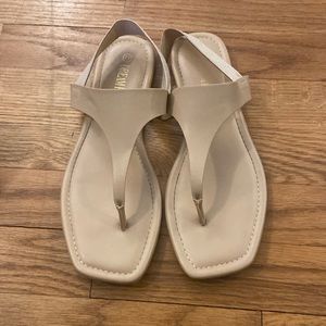 Women’s sandals